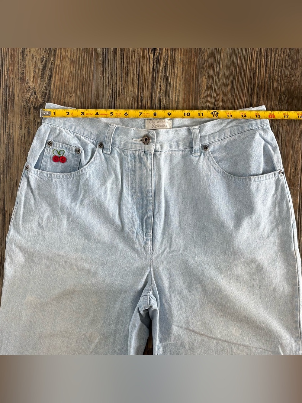 Y2K Christopher & Banks Lt Wash Denim Capris 10 Cherry Embroidered Buttons 2008 - Picture 8 of 13